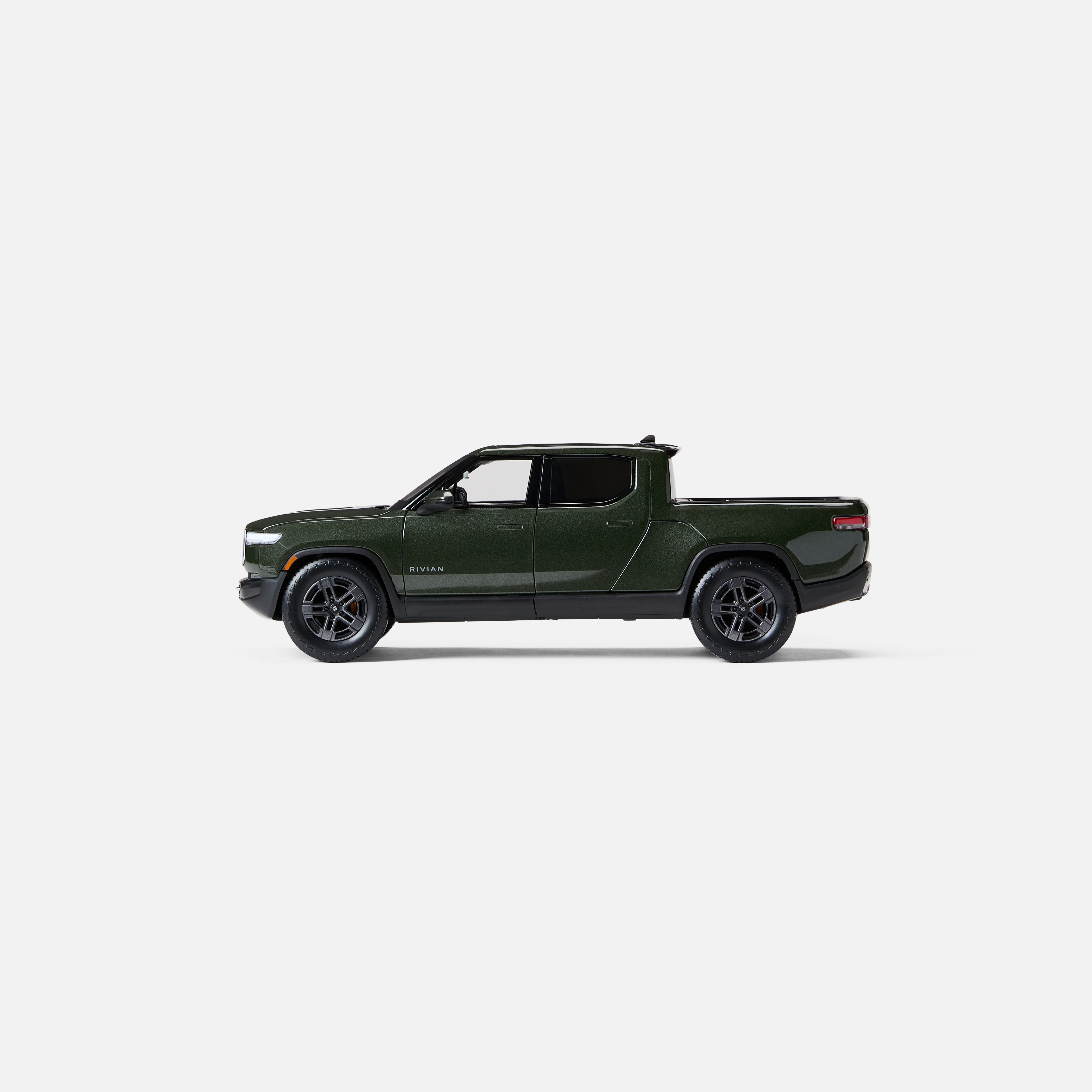 Rivian R1T 1:20 Scale Model in Glacier White